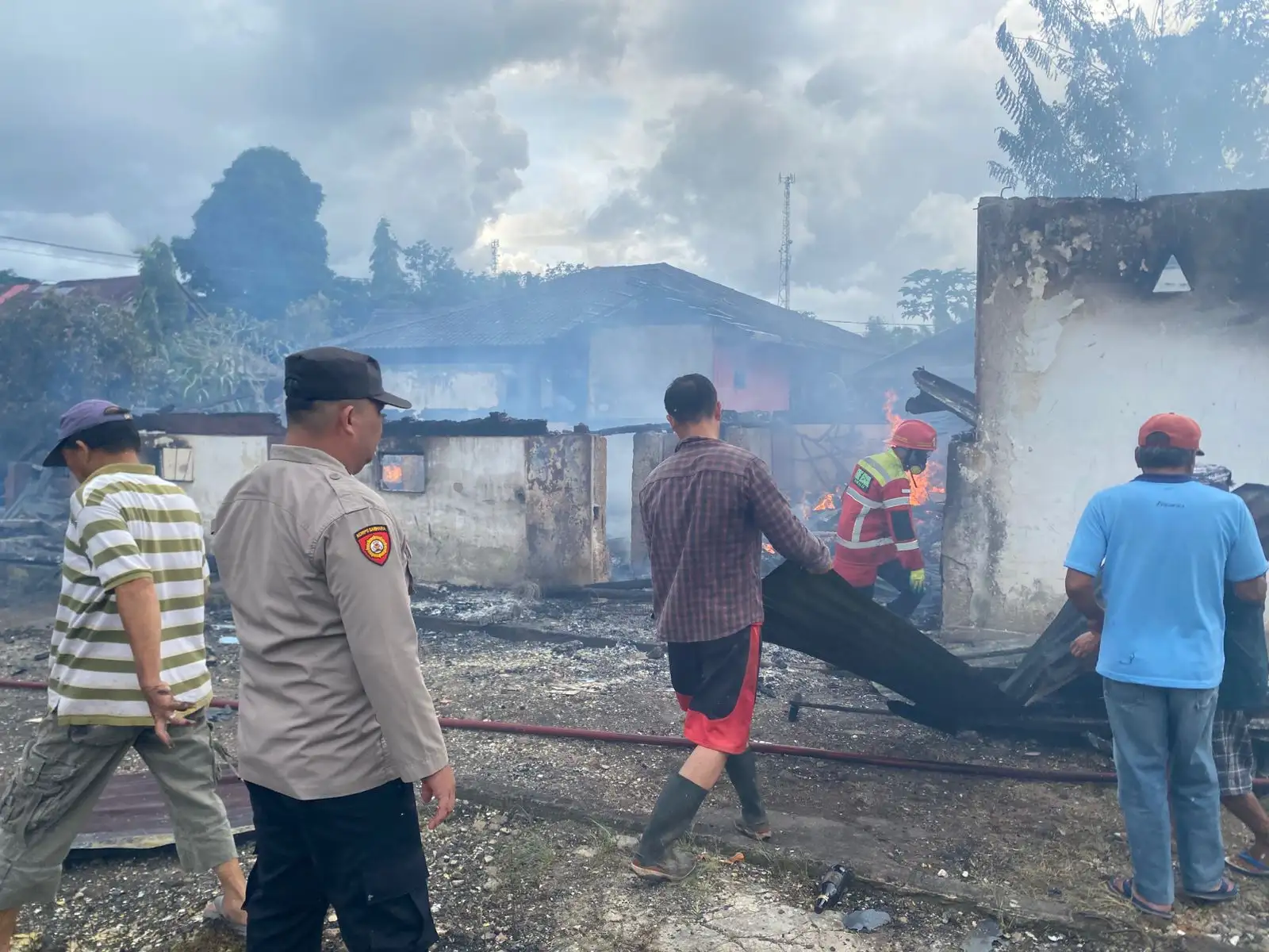 Kebakaran Hanguskan Rumah di Pahaleten, Kerugian Capai Rp 450 Juta — Penyebab Masih Diselidiki